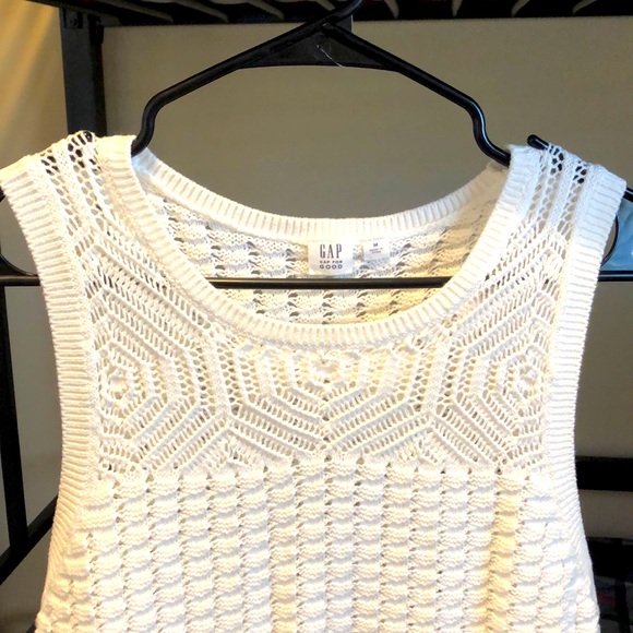 Like NEW Gap Sleeveless Shirt - Crocheted Look - Picture 3 of 5